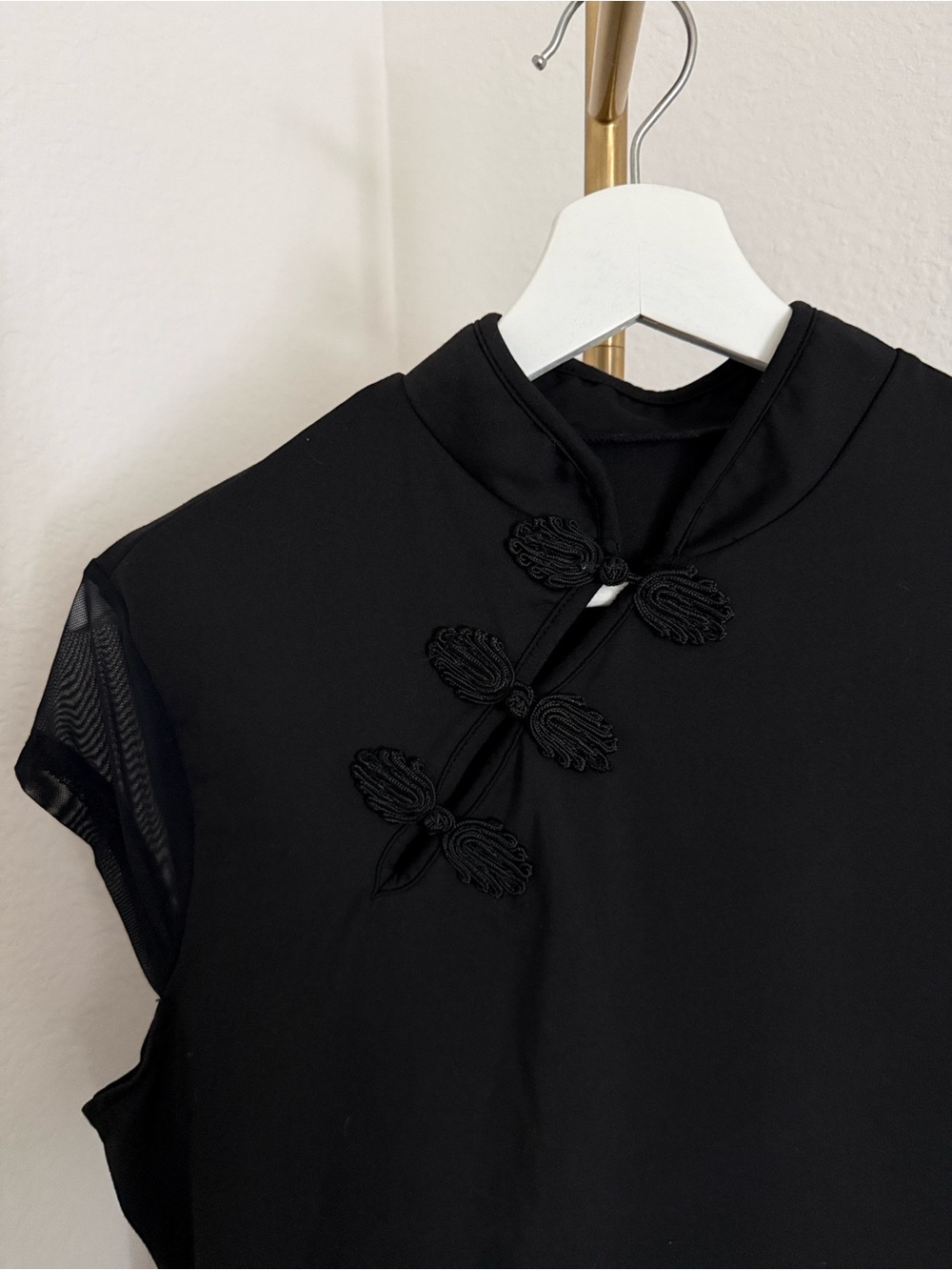 Black Collar Cap-Sleeve Top - Unbranded